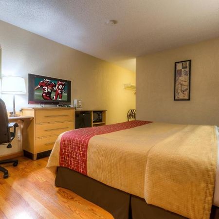 Red Roof Inn Талса Экстерьер фото
