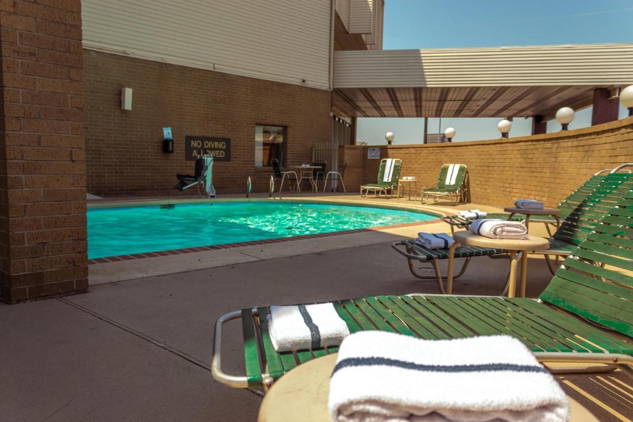 Red Roof Inn Талса Экстерьер фото