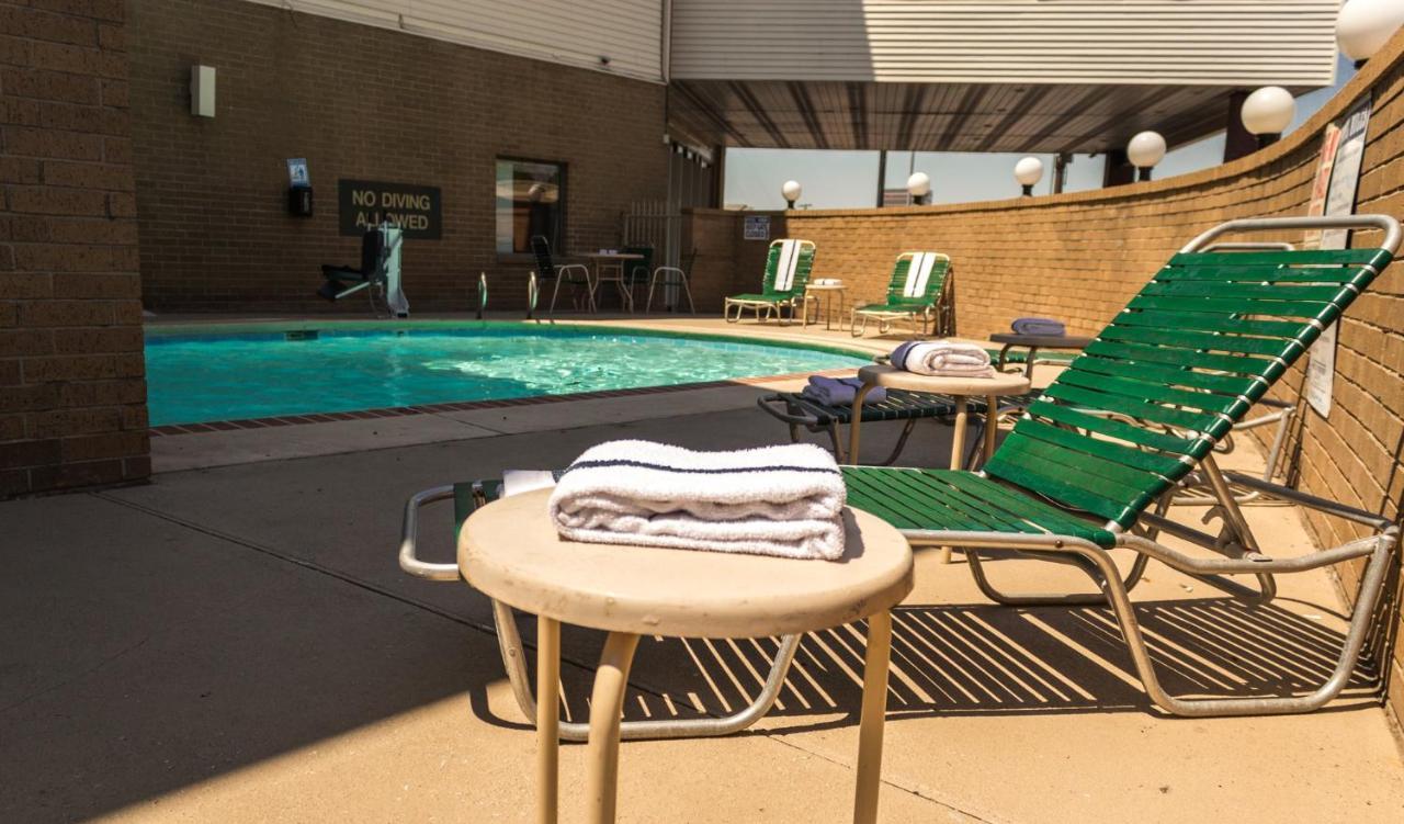Red Roof Inn Талса Экстерьер фото